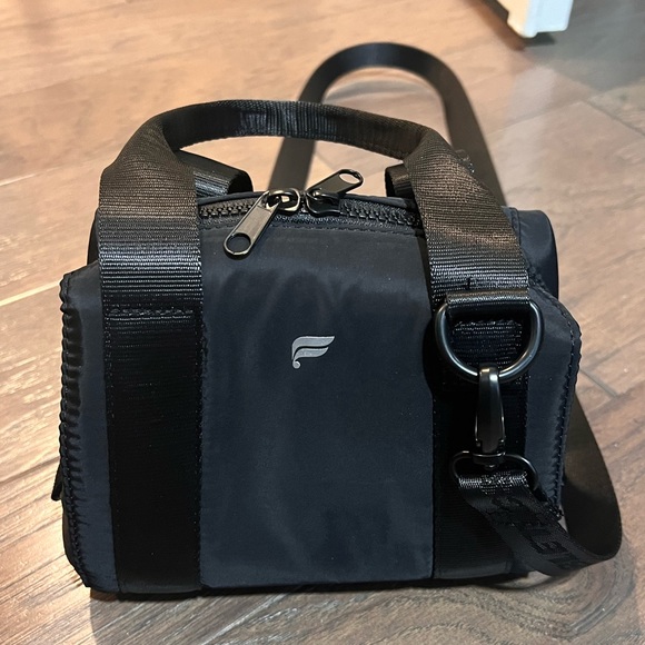 Fabletics Crossbody Bag - Picture 3 of 12